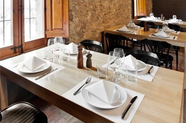 TOALHETE DE MESA SNACK SPUNDBOND BRANCO 30x40 cm 200 UNIDADES